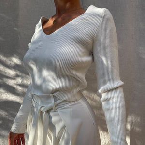 CHESSA White Long Sleeve V Neck Knit Crop Top