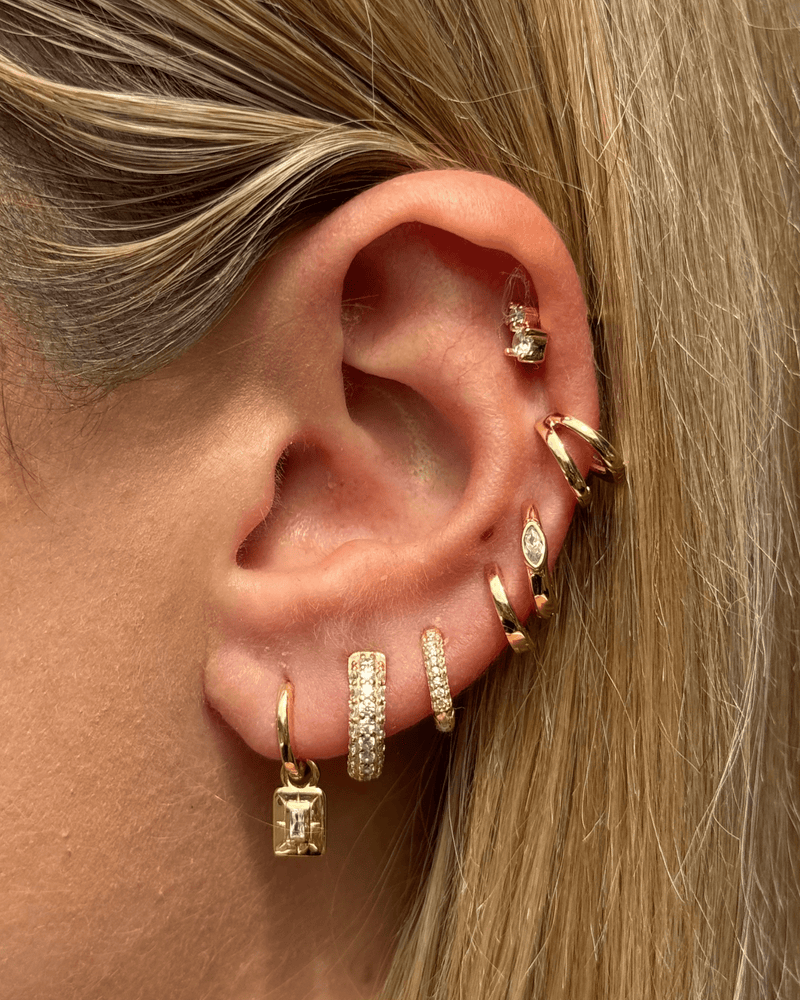 Izoa Cairo Huggie Earrings Gold Clear