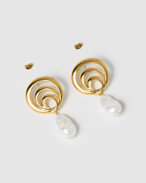 Izoa Dahlia Stud Earrings Gold