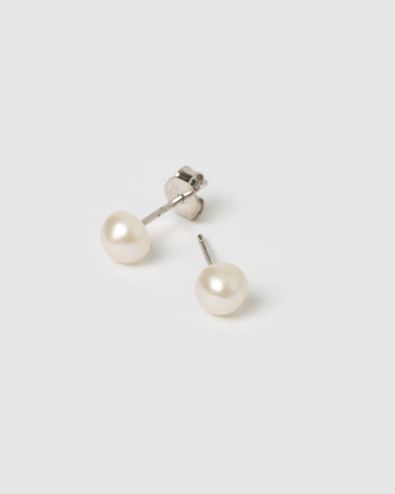 Izoa Eveline Stud Earrings Silver Freshwater Pearl