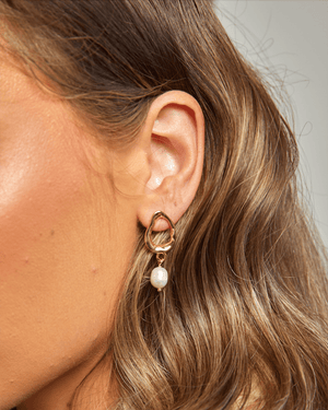 Izoa Forbidden Earrings Gold Freshwater Pearl