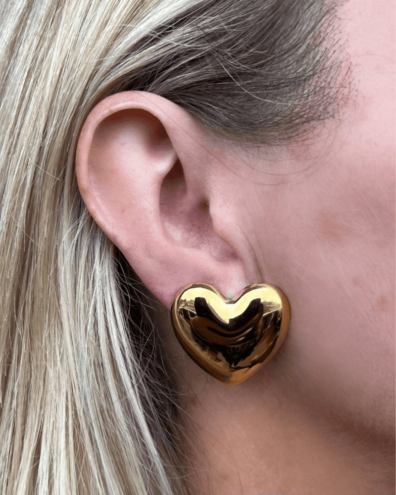 Izoa Maggie Heart Stud Earrings Gold