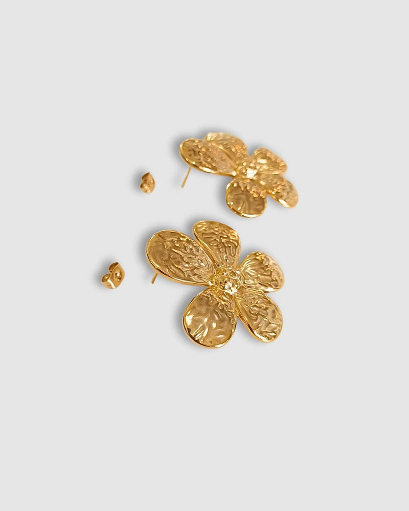 Izoa Perri Flower Stud Earrings