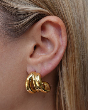 Izoa Quinn Hoop Earrings Gold