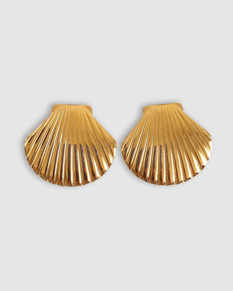 Izoa Seashell Stud Earrings