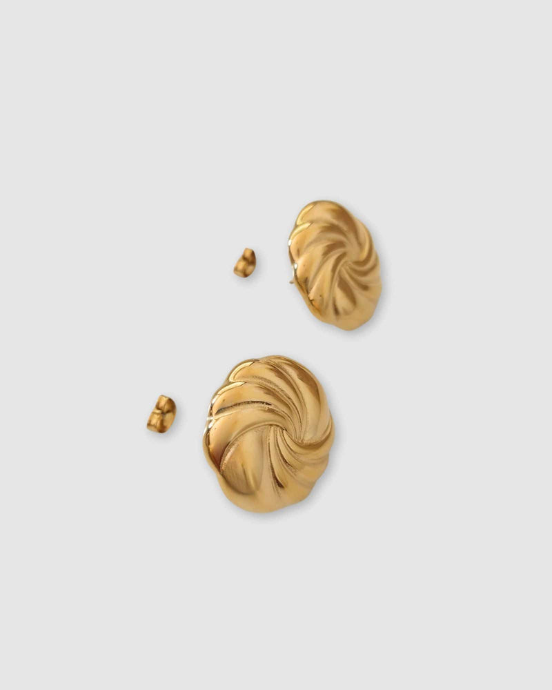 Izoa Swirl Stud Earrings Gold